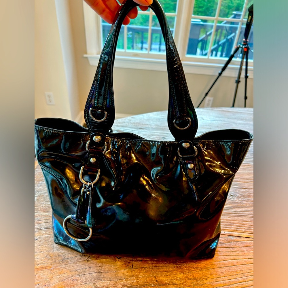Gucci equestrian black patent leather shoulder back